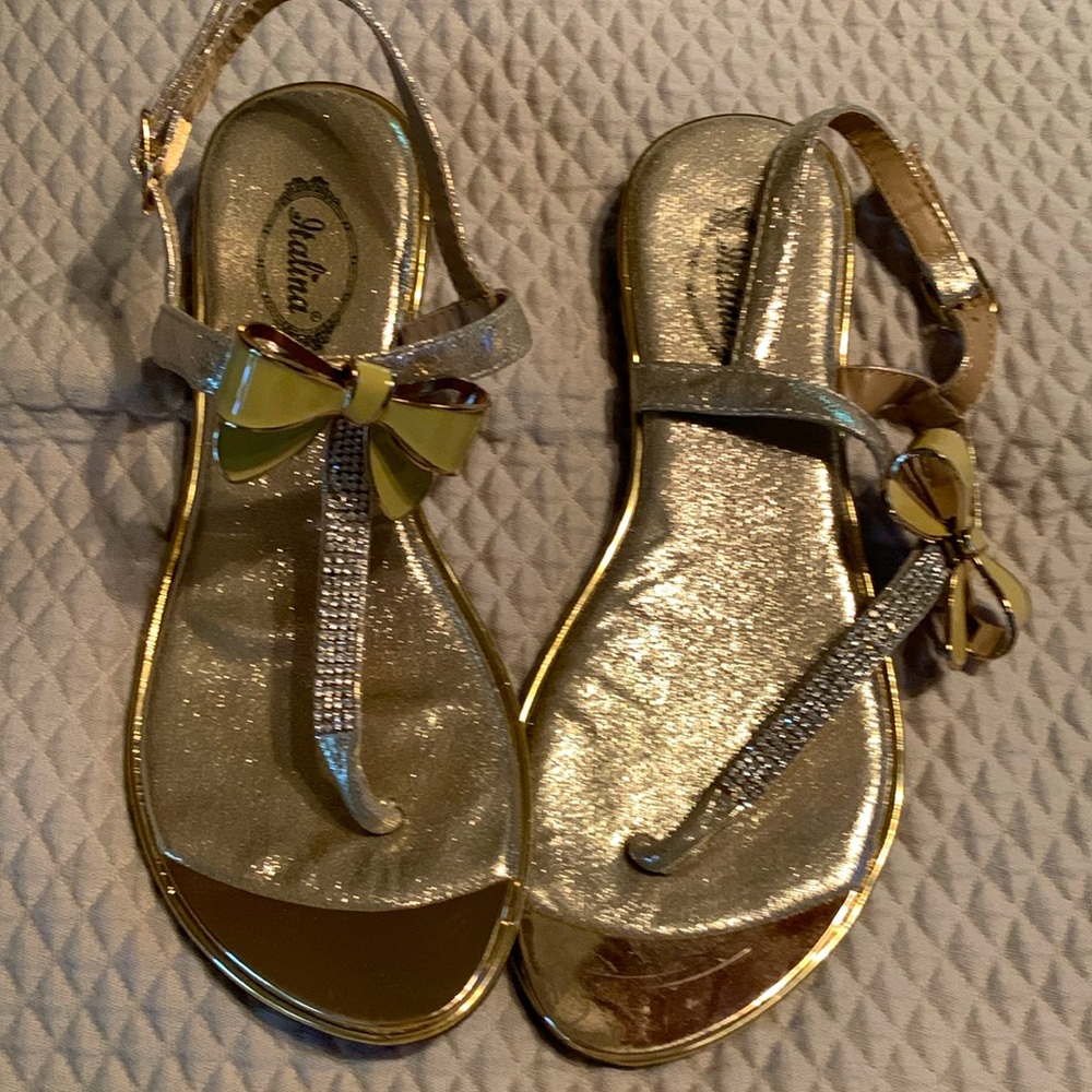 Italina gold sandals size 7 never worn